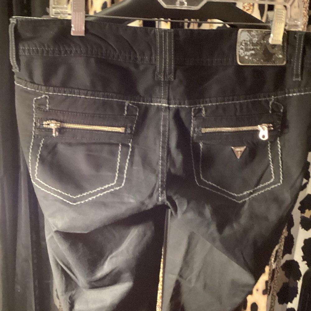 Guess Women's Dark Cotton Capris with Stitch Detailing - Sz 28